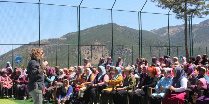 Kırsal Bölgelerde Yaşayan 2 Bin Kadına Tasarruf Eğitimi