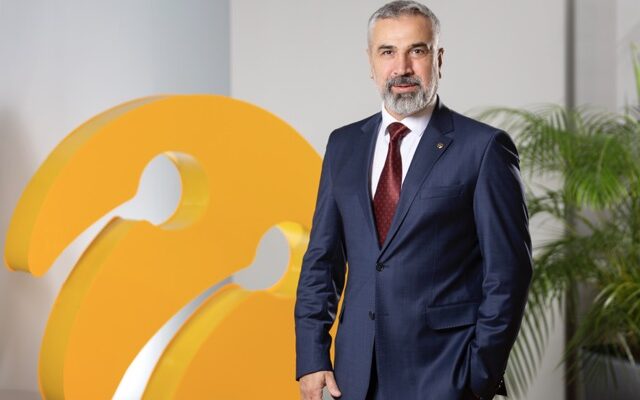 Orta 1711699514 Turkcell nsan ve Destekten Sorumlu Genel M d r Yard mc s Erkan Durdu