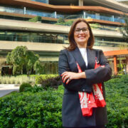 Özge Şahin, Zorlu Alışveriş Merkezi Genel Müdür Yardımcılığı görevine getirildi.