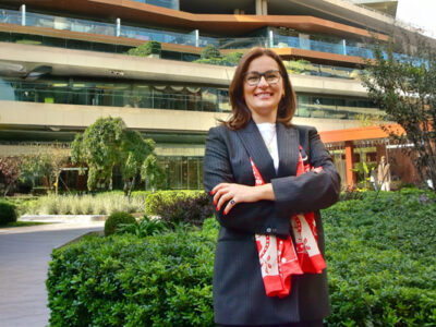 Özge Şahin, Zorlu Alışveriş Merkezi Genel Müdür Yardımcılığı görevine getirildi.