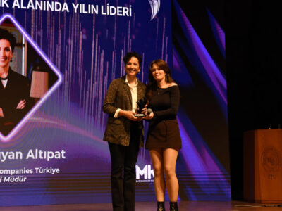 Estée Lauder Şirketleri Türkiye Genel Müdürü Nazlı Koruyan Altıpat, İTÜ Yönetim Ödülleri’nde Güzellik ve Kozmetik Kategorisinde “Yılın Lideri” Seçildi 7 Estée Lauder Şirketleri Türkiye Genel Müdürü Nazlı Koruyan Altıpat, İTÜ Yönetim Ödülleri’nde Güzellik ve Kozmetik Kategorisinde “Yılın Lideri” Seçildi