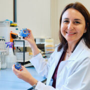 Prof. Dr. Tuğba Bağcı Önder EMBO Üyeliğine Seçildi 2 PROF. DR. TUĞBA BAĞCI ÖNDER YAŞAM BİLİMLERİNİN GELECEĞİNE YÖN VEREN BİLİM İNSANLARI ARASINA KATILDI